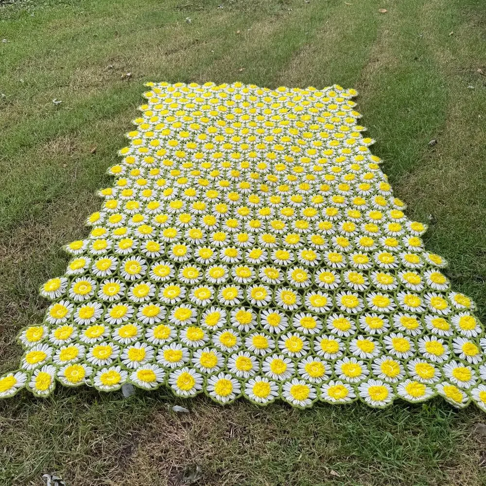 Vintage Daisy Chain Reversible Crochet Afghan Throw 48x70